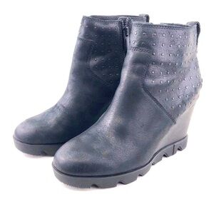 Sorel Dark Gray Textured Ankle Booties